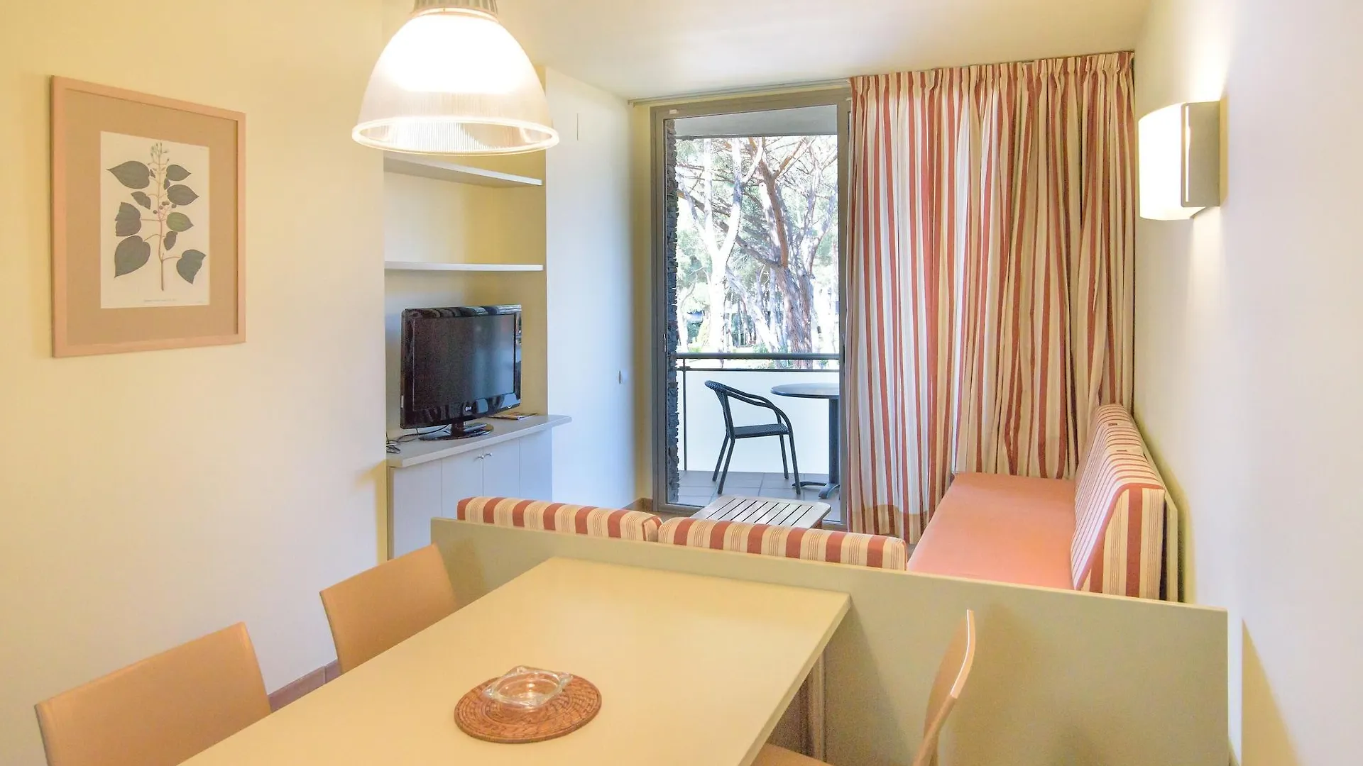 Aparthotel Ciutat De Palol Castell-Castell-Platja d'Aro